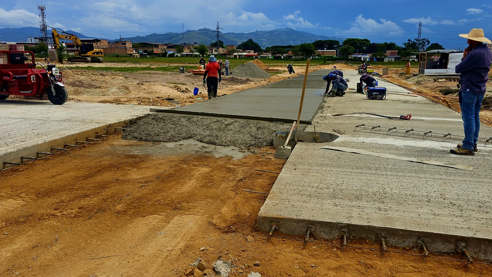 CAMPOS SAAB, Construyendo progreso: infraestructura vial en concreto que impulsa el desarrollo urbano. - imagen 2